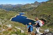 30 Dalla Cima di Mezzeno ci abbassiamo al Passo Laghi Gemelli